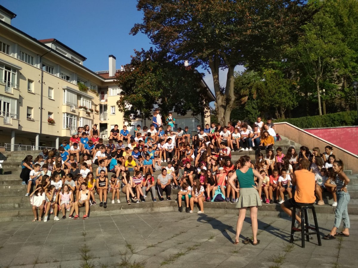 Kuadrillategi gaur hasiko da, 176 gaztetxorekin